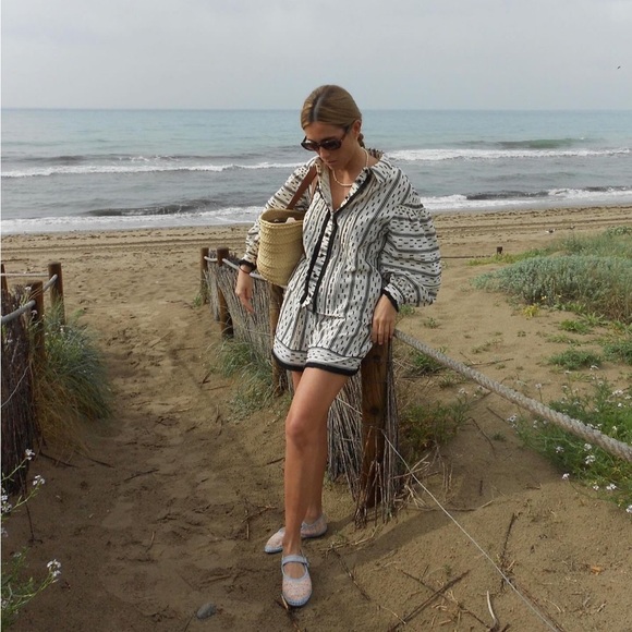 FULL SET | HUNTER BELL Ezra Fringe Top + Helene Clip Dot Shorts - Picture 3 of 16